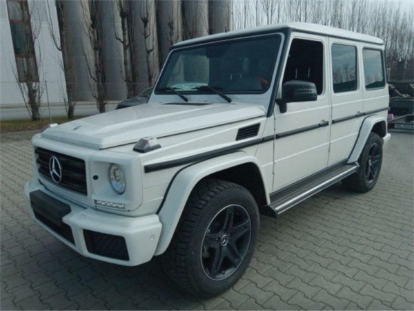 奔驰越野车 销售电话：13389982878刘经理