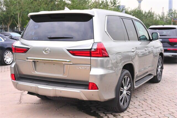 雷克萨斯LX570销售电话：13389982878刘经理