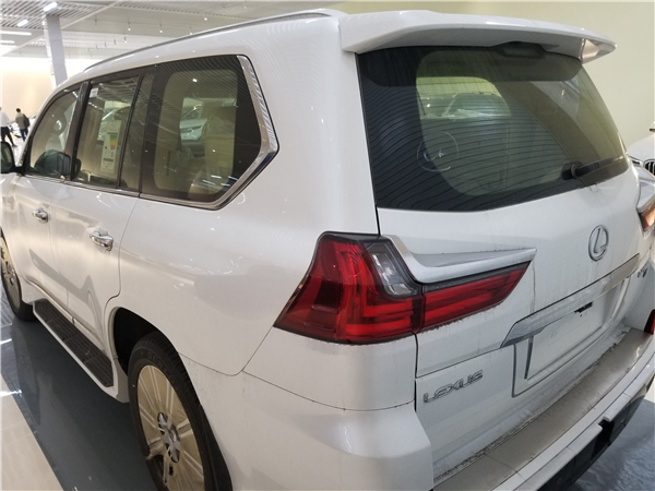 雷克萨斯LX570销售电话：13389982878刘经理