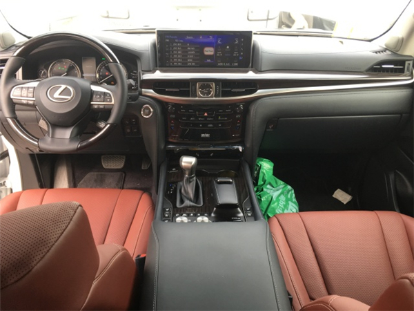 雷克萨斯LX570销售电话：13389982878刘经理