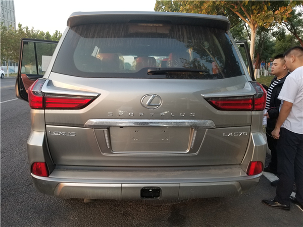 雷克萨斯LX570销售电话：13389982878刘经理