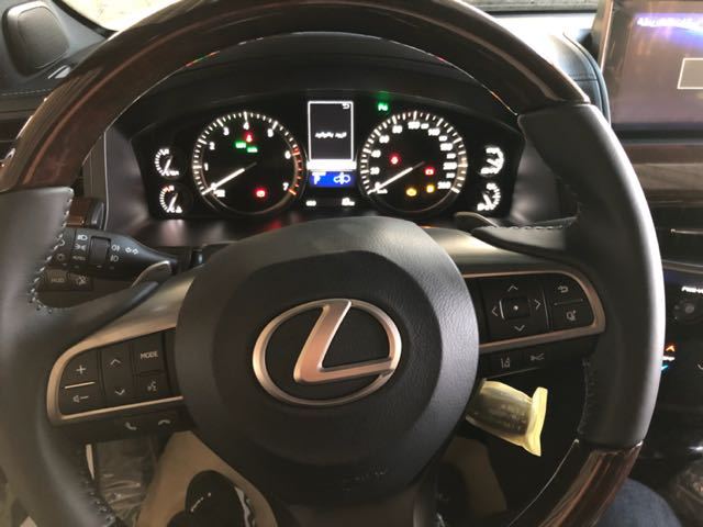 雷克萨斯LX570销售电话：13389982878刘经理