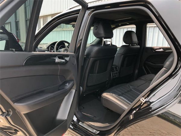 奔驰GLE400销售电话：13389982878刘经理