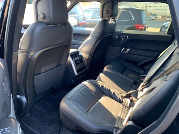 18款路虎揽胜运动销售电话：13389982878刘经理