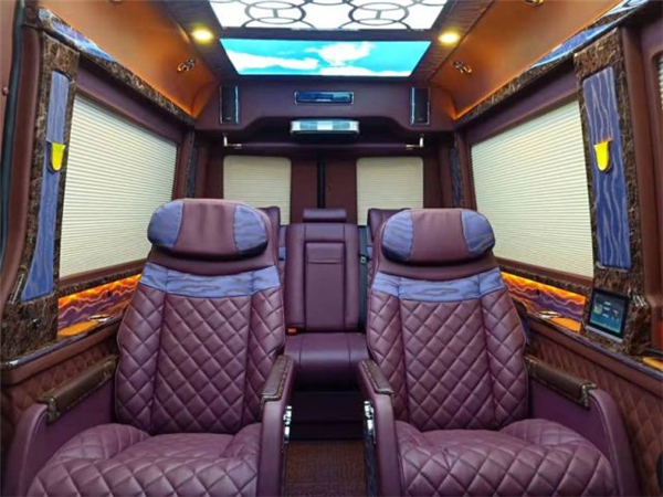 奔驰斯宾特商务房车销售电话：13389982878刘经理