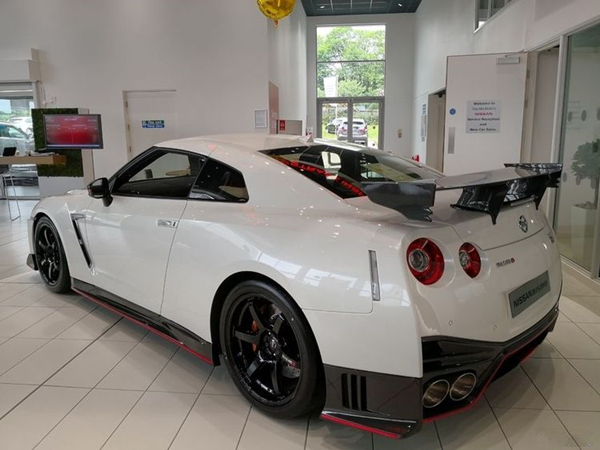 日产GTR nismo销售电话：13389982878刘经理