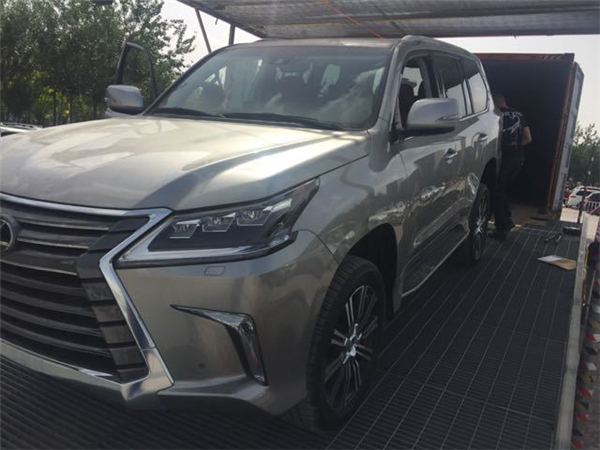 雷克萨斯LX570销售电话：13389982878刘经理