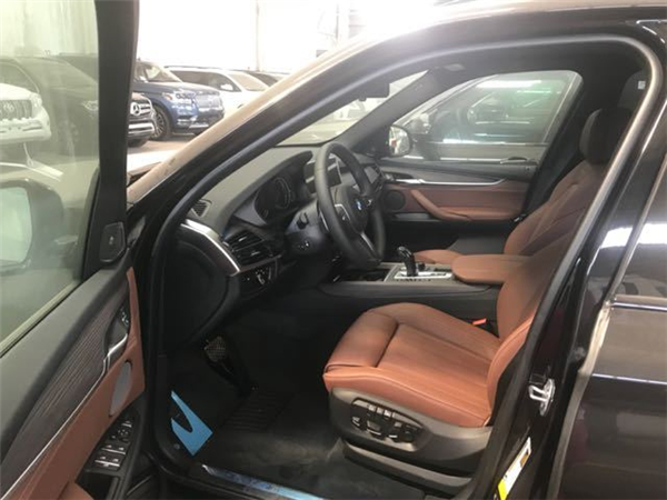 宝马X5销售电话：13389982878刘经理