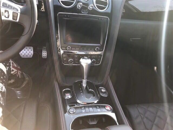 宾利飞驰V8S销售电话：13389982878刘经理