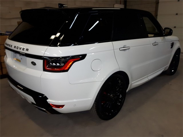 路虎揽胜运动销售热线:13389982878刘经理 efe63c0052060763.jpg