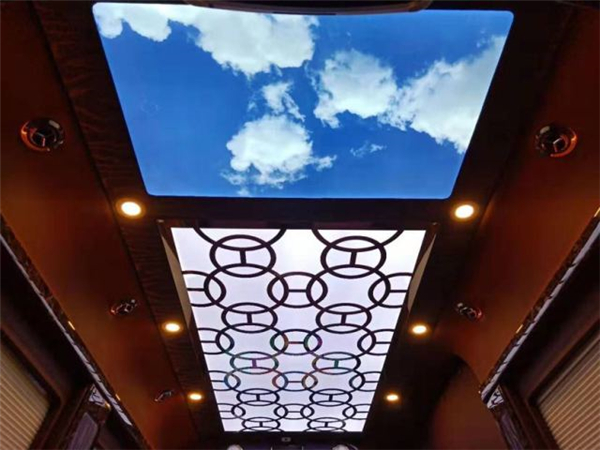 奔驰斯宾特商务房车销售电话：13389982878刘经理