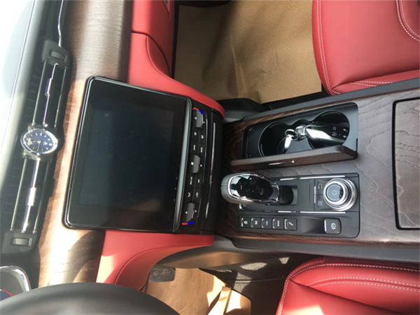 玛莎拉蒂总裁销售电话：13389982878刘经理