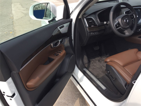 沃尔沃XC90销售电话：13389982878刘经理