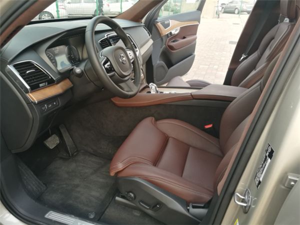 沃尔沃XC90 7×24H销售热线：133-8998-2878刘经理（同微信）