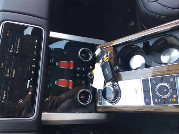 路虎揽胜销售电话：13389982878刘经理