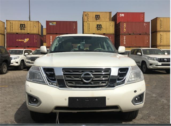 日产途乐5.6L销售电话:13389982878刘经理 fea8b3201c9271c6.jpg