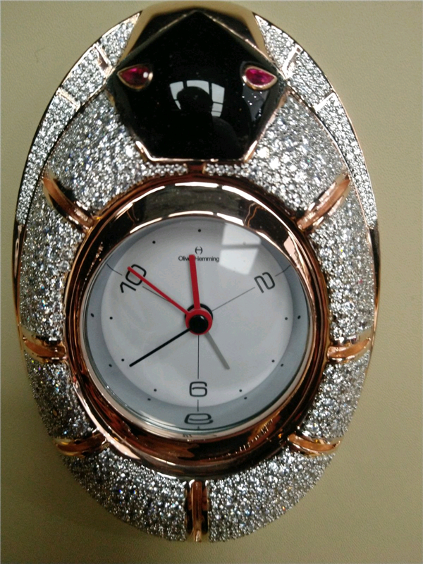 奔驰V250销售电话：13389982878刘经理