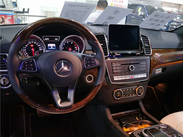 17款奔馳GLS450美規(guī)加版究竟誰性價比高
