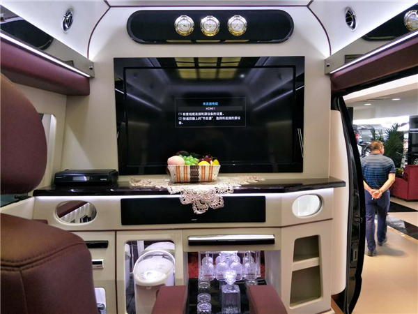 奔弛斯宾特高端商务房车奢华内饰解析