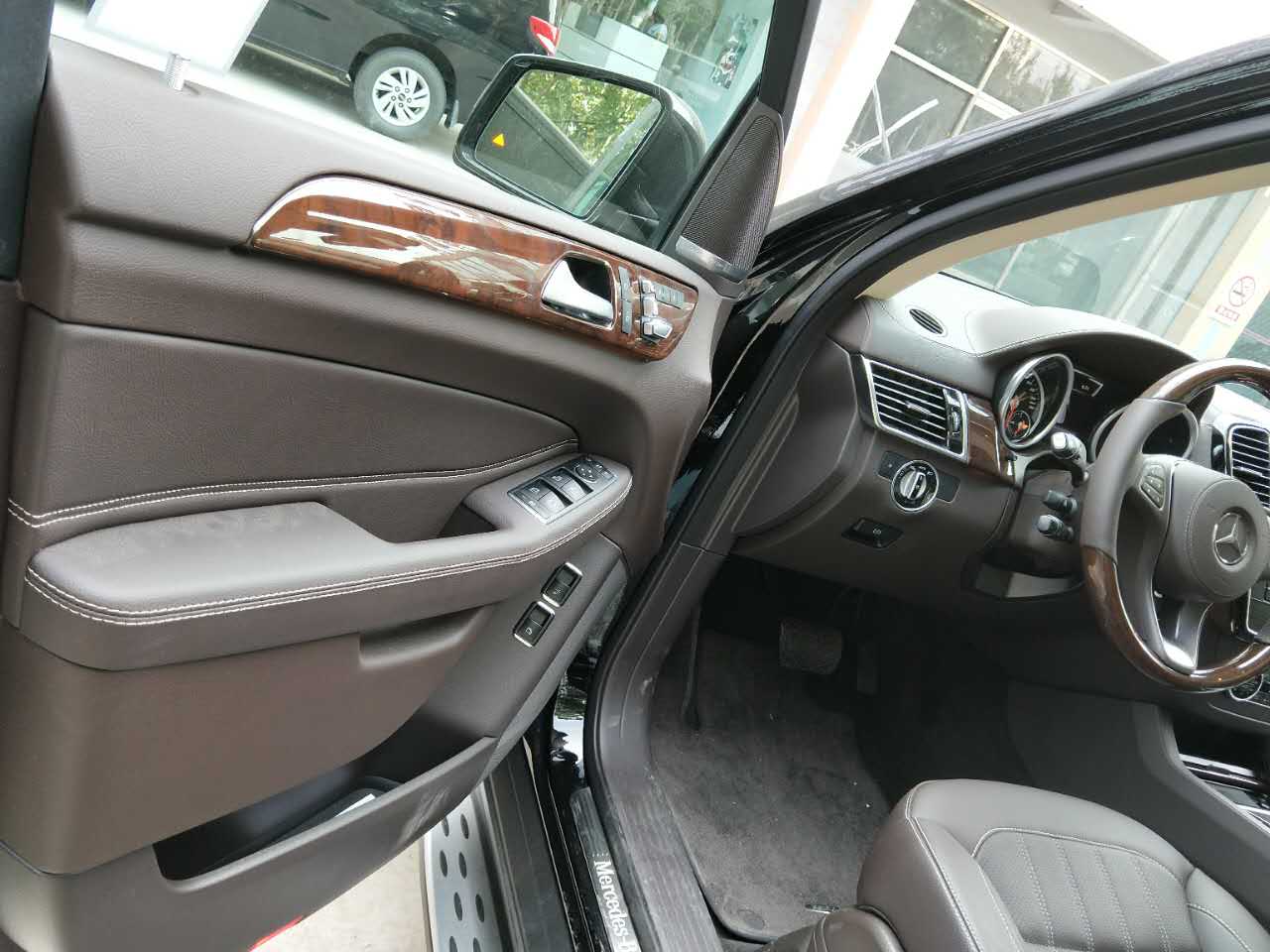 e296606beaff4bf7.jpg