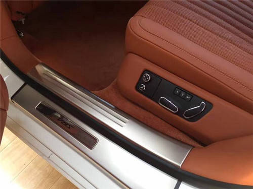 17款宾利飞驰V8S现车最低价格具体配置-图15