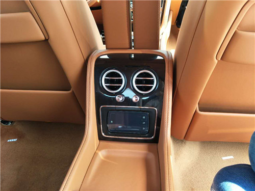 17款宾利飞驰V8S现车最低价格具体配置-图12