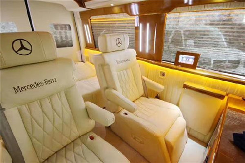 17款奔驰斯宾特现车配置内饰最低价格-图5