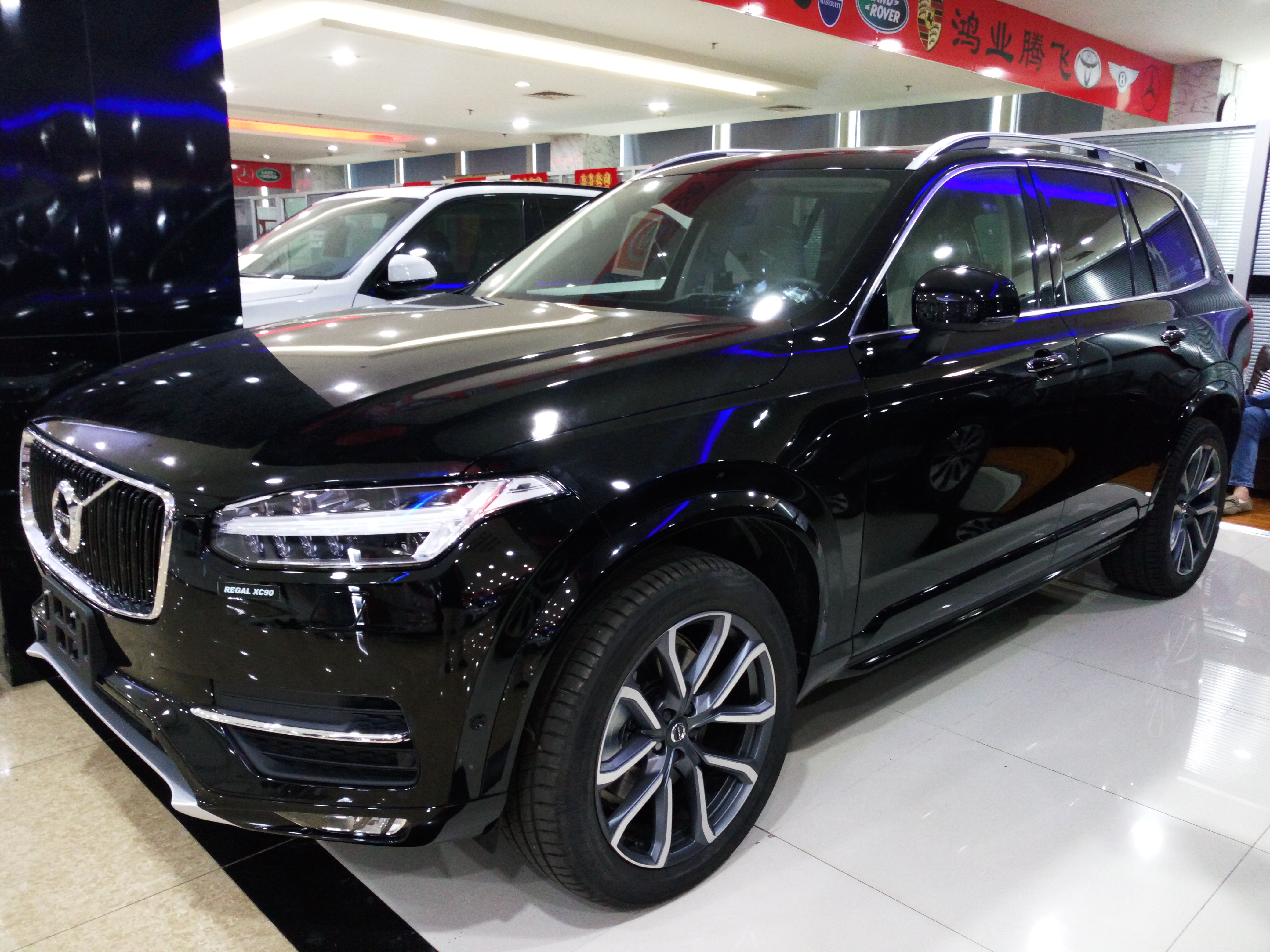 18款沃尔沃XC90 76c71de8288081af.jpg