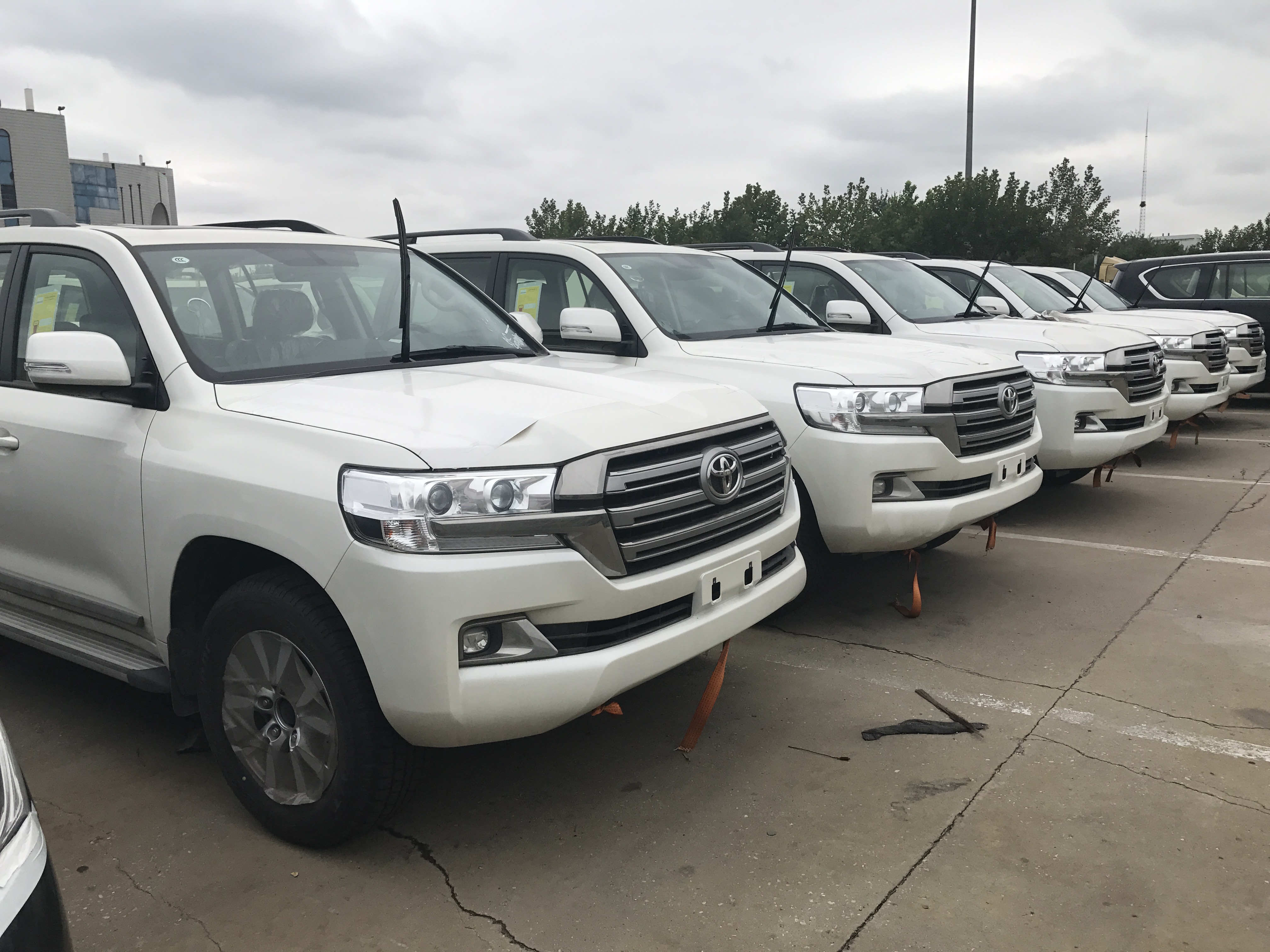 17款丰田酷路泽4000中东版 港口现车低惠