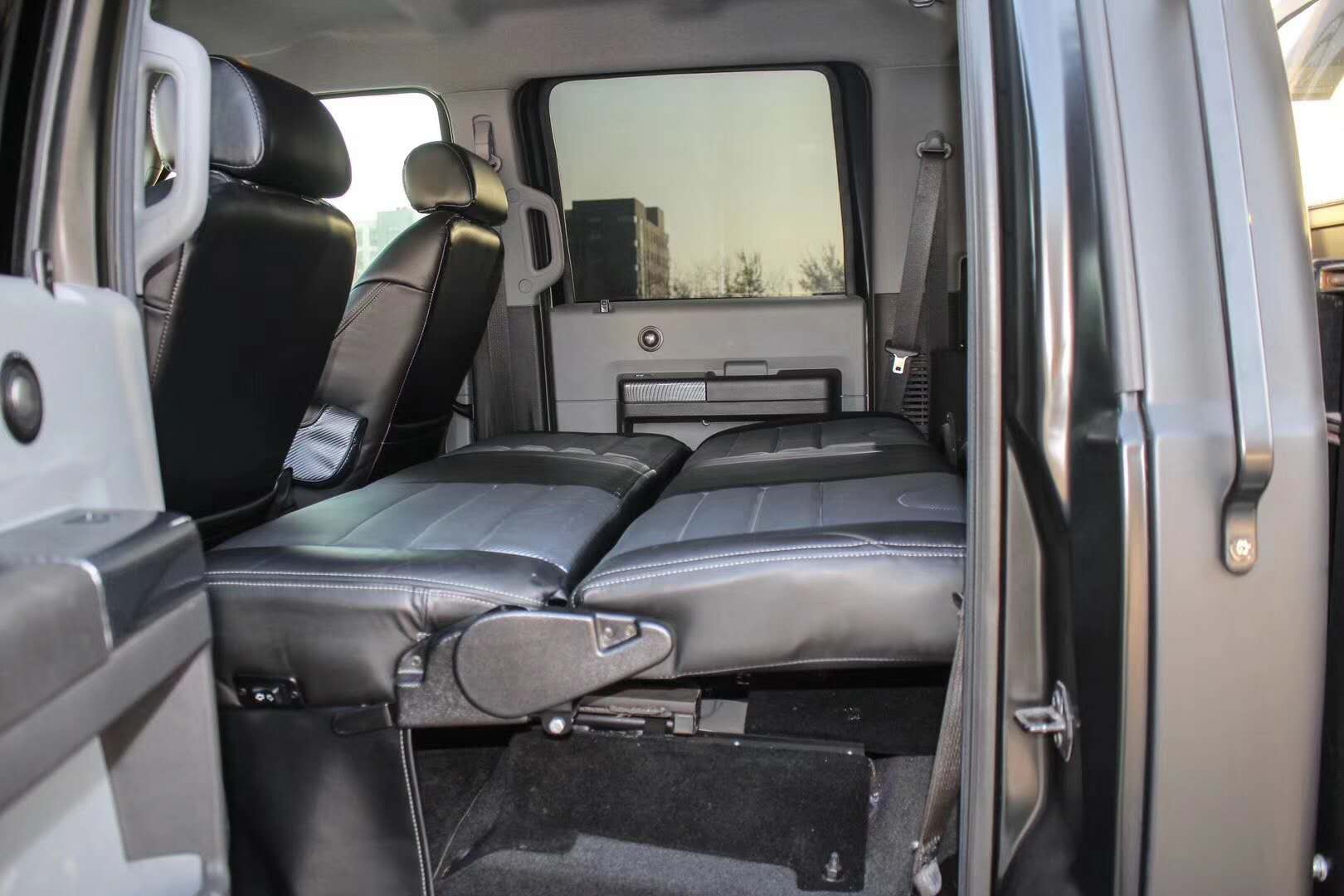 4f9b28d070065022.jpg