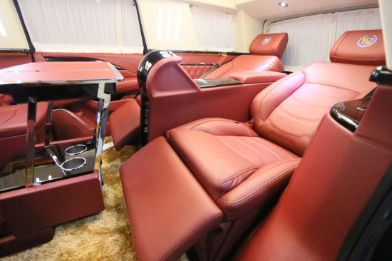 年初两台凯迪拉克总统一号下线数量奇缺