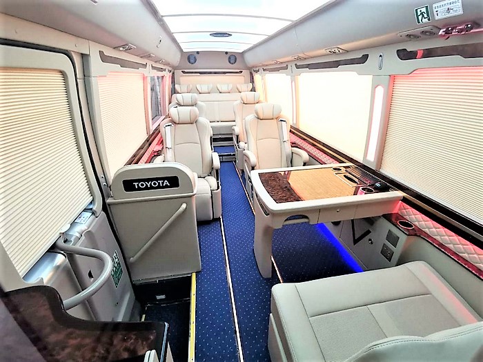丰田考斯特资讯 丰田考斯特10座接待车