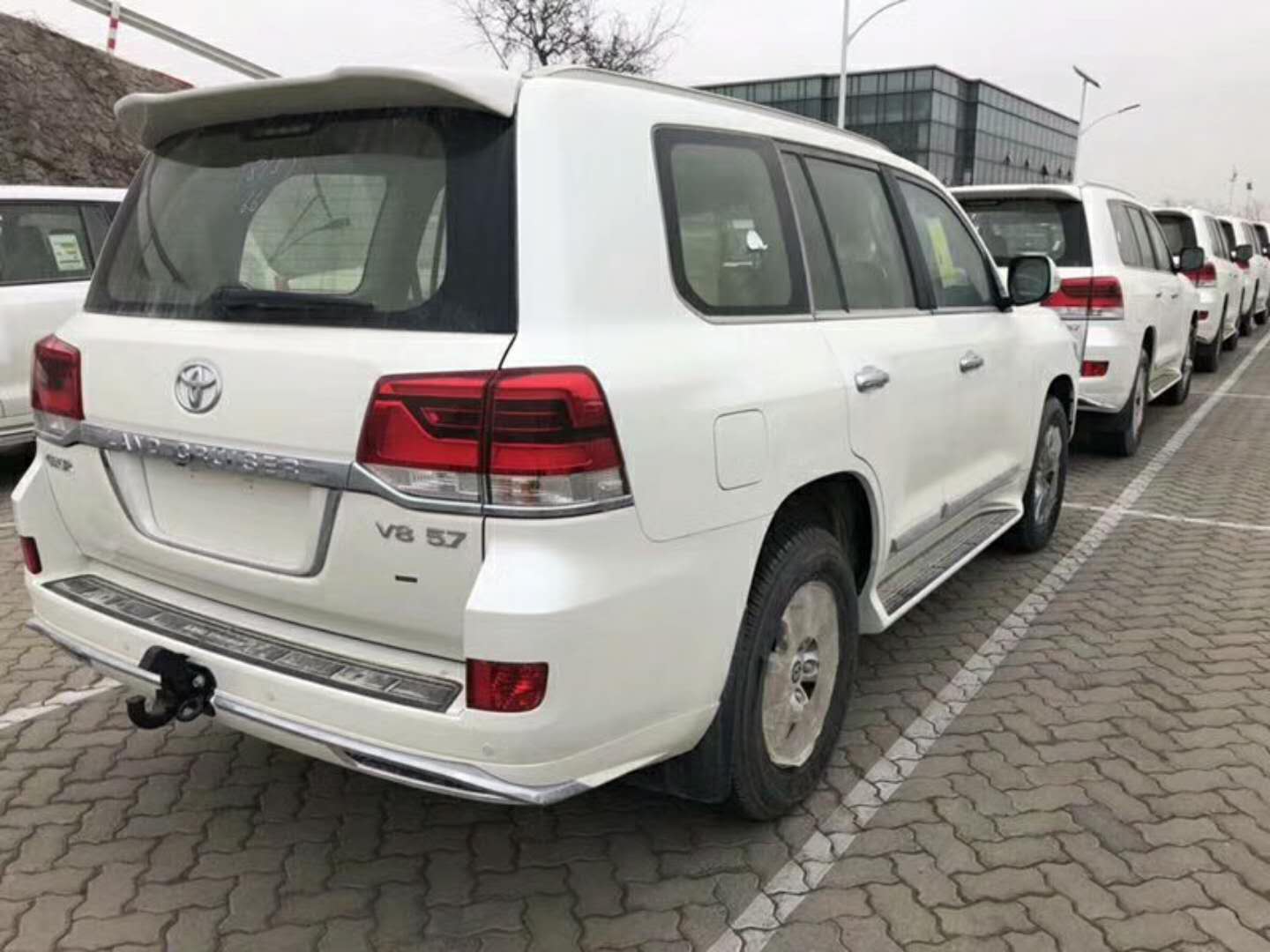 丰田霸道5700v8报价,丰田v85700报价 17丰田酷路泽5700gxr 8速手自一体陆巡5.