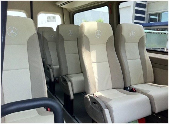 【婚纱摄影公司依维柯事故 拥有一辆对生命负