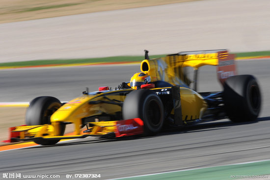 【雷诺F1赛车空降绵阳标准汽车销售服务有限