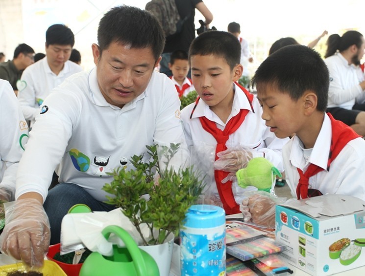 【BMW 童悦之家环保主题活动在渝启动-哈尔