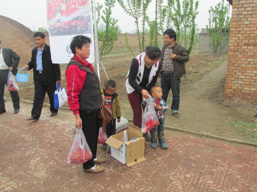 【临汾悦源4月12日襄汾草莓采摘圆满结束_临