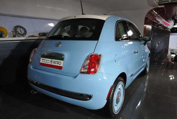 【菲亚特500家族:经典绽放 电动未来_厦门启润