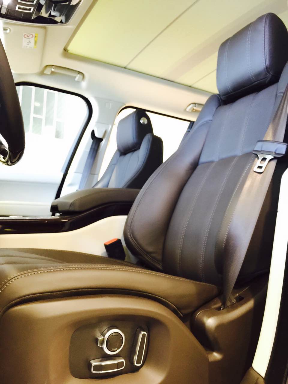 【16款路虎揽胜创世加长图片配置柴油报价_鑫