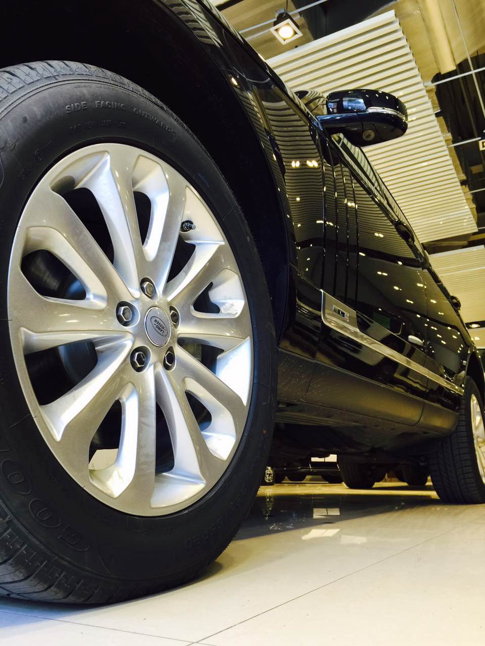 【16款路虎揽胜创世加长图片配置柴油报价_鑫