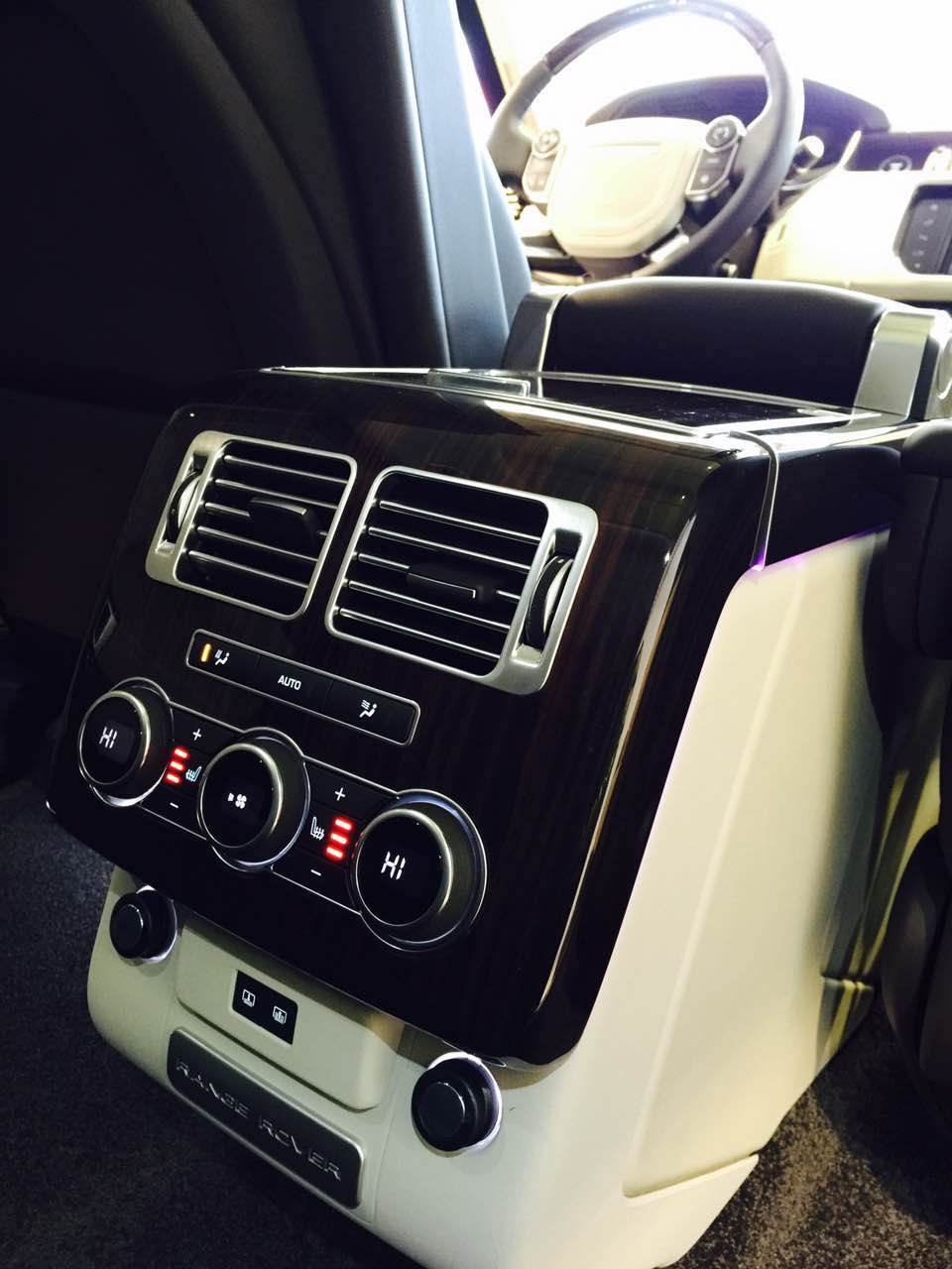 【16款路虎揽胜创世加长图片配置柴油报价_鑫