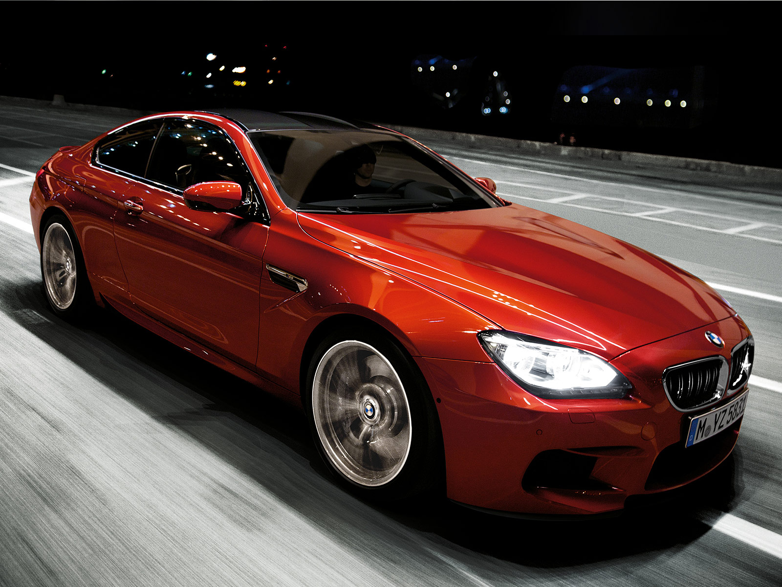 轿跑将搭载已配备在宝马x5m和x6m上的4.4l v8双涡轮增压发动高清图片