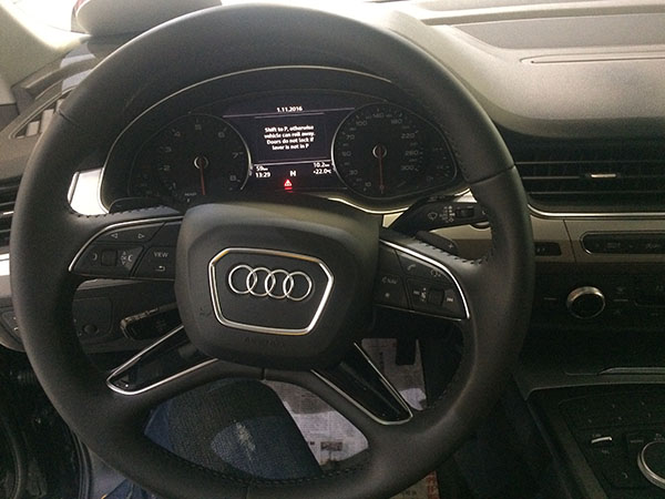 【2017款奥迪Q7体验极致生活畅想科技快感_