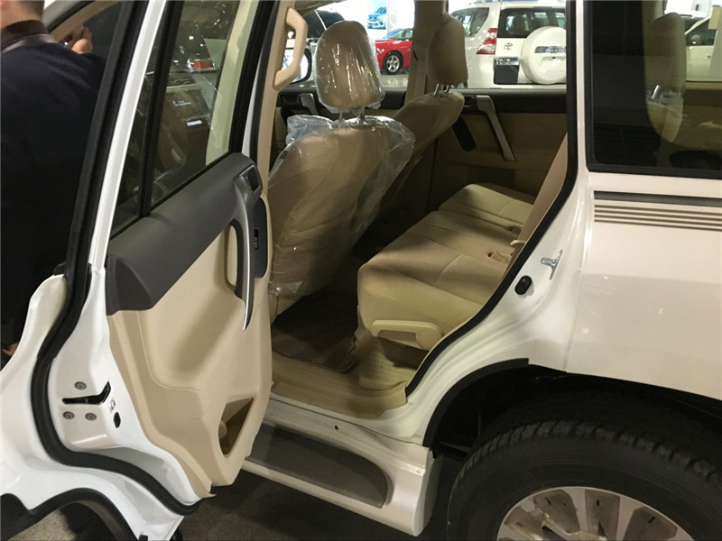 【丰田霸道2.7 阿曼版\/科威特版配置对比_天津