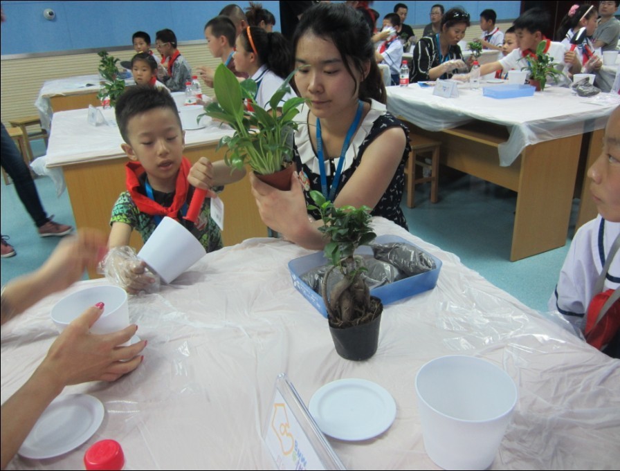 【BMW 童悦之家2013环保主题活动-宁夏金润