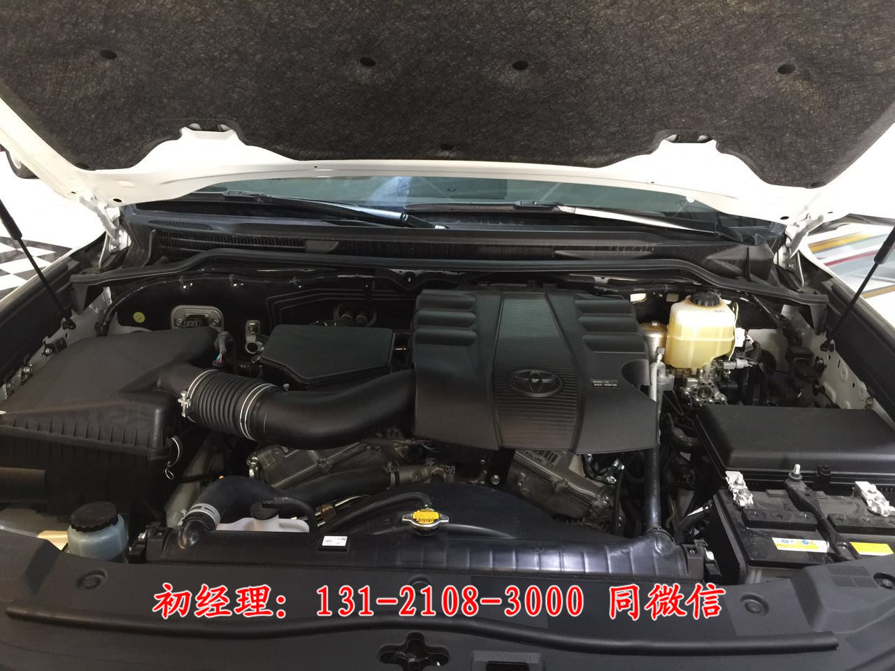 2017款中东版丰田酷路泽高配4000白色北京现车
