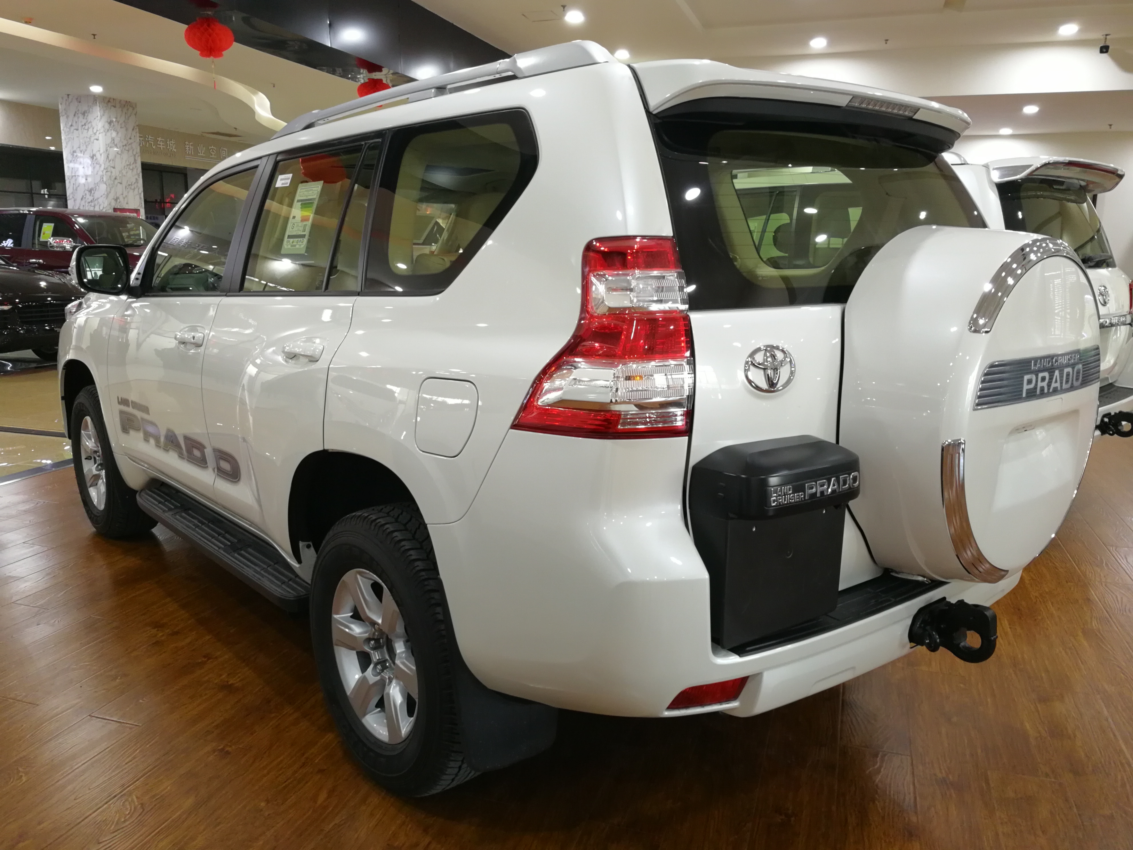 17款丰田霸道4000报价及图片 天津最低价格