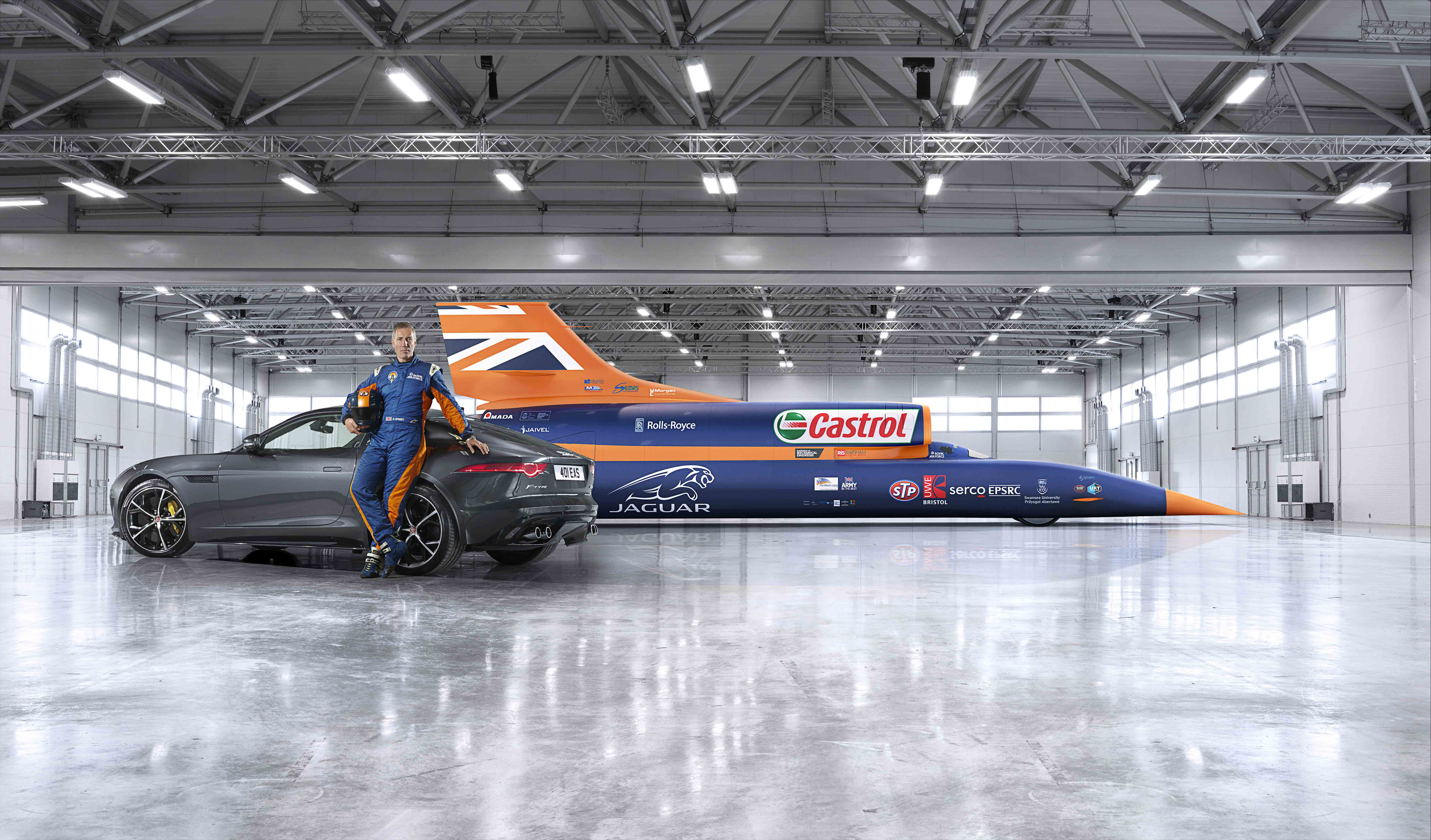【四驱捷豹f-type r助力bloodhound ssc_深圳申隆汽车销售服高清图片