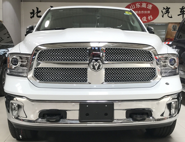 【道奇公羊长角号经典大公羊皮卡强悍有劲_天