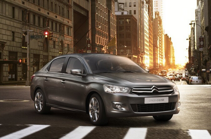 【设计统一营造出视觉中心四平八稳的感受_诚